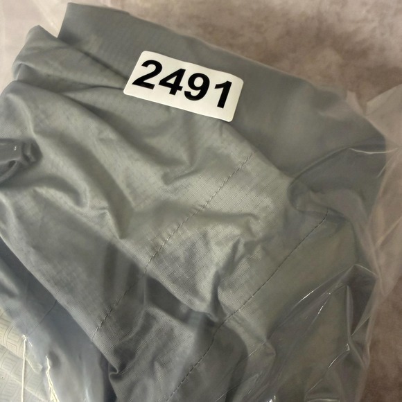 Patagonia Torrentshell Rain/Wind Jacket Women Medium Gray H2No Hooded - Picture 10 of 10